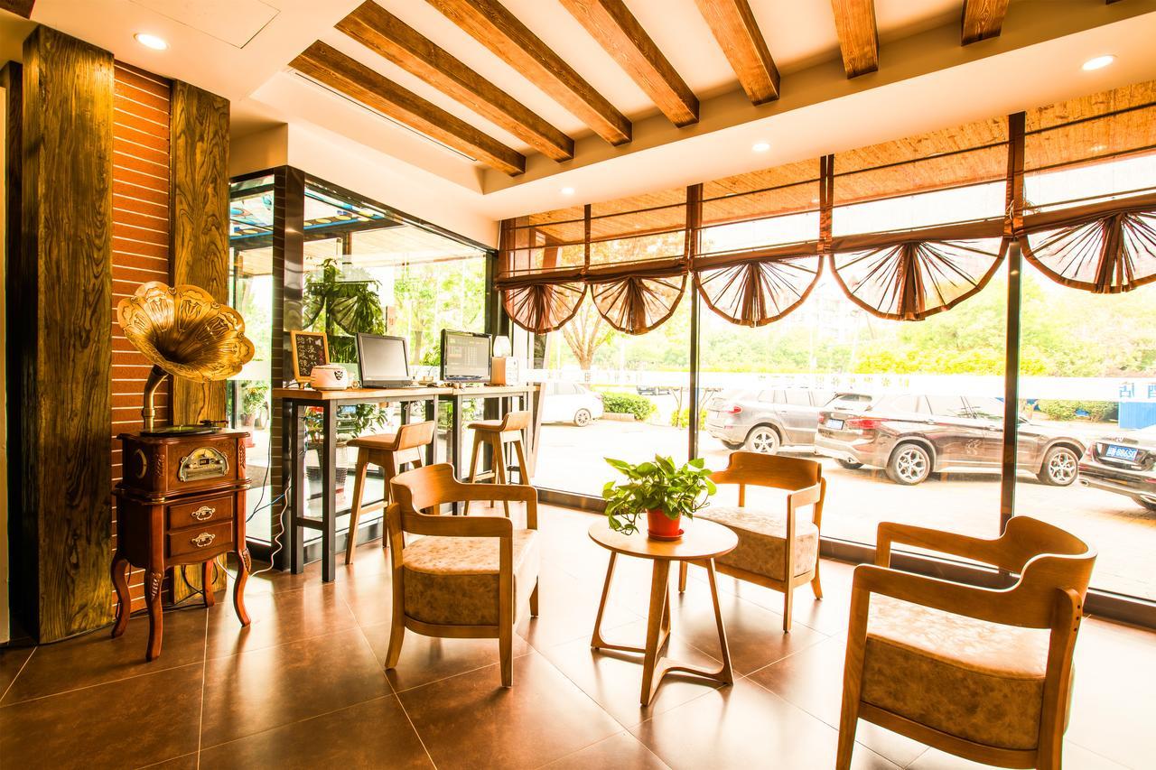 Nostalgia Hotel Near Tianjin Polar Ocean Word- Tianjin Fonte Joy World, 10 Minutes Drive Away From Tianjin Tanggu High-Speed Railway Station, Free Ice-Cream, Mineral Water, Snacks And Laundry Service, English Communication Well Kültér fotó