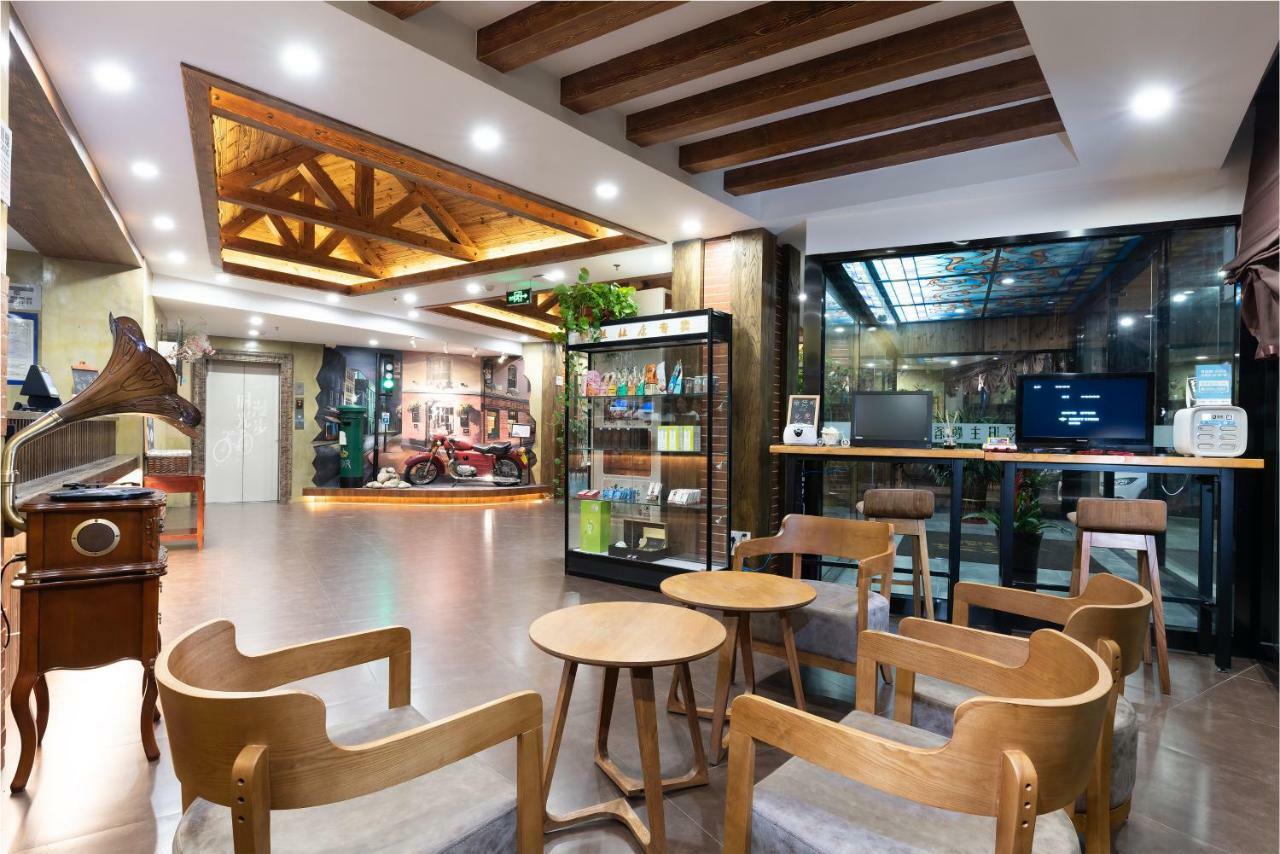 Nostalgia Hotel Near Tianjin Polar Ocean Word- Tianjin Fonte Joy World, 10 Minutes Drive Away From Tianjin Tanggu High-Speed Railway Station, Free Ice-Cream, Mineral Water, Snacks And Laundry Service, English Communication Well Kültér fotó